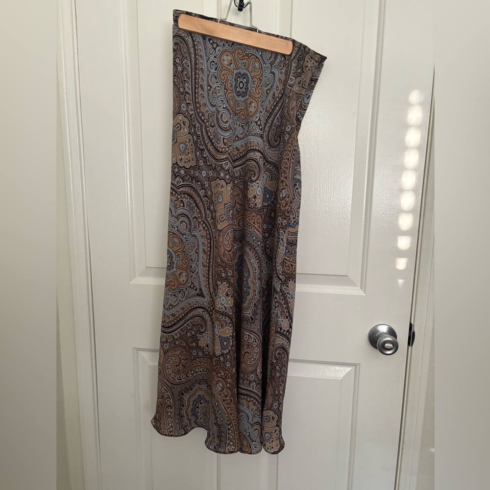 East 5th Maxi